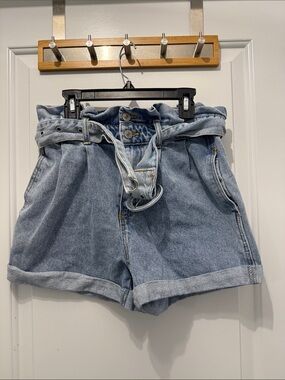 🥳 5 for $25 BUNDLE Forever 21 Light Wash High Waist Denim Shorts with Belt